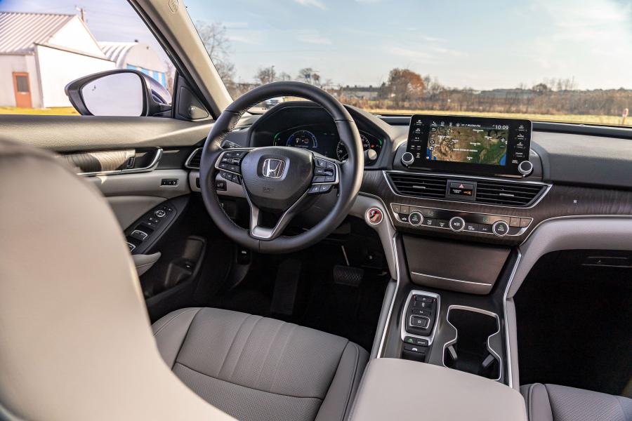 Торпедо Honda Accord Touring Hybrid 2017 года  (NA) (фото 170 из 170)